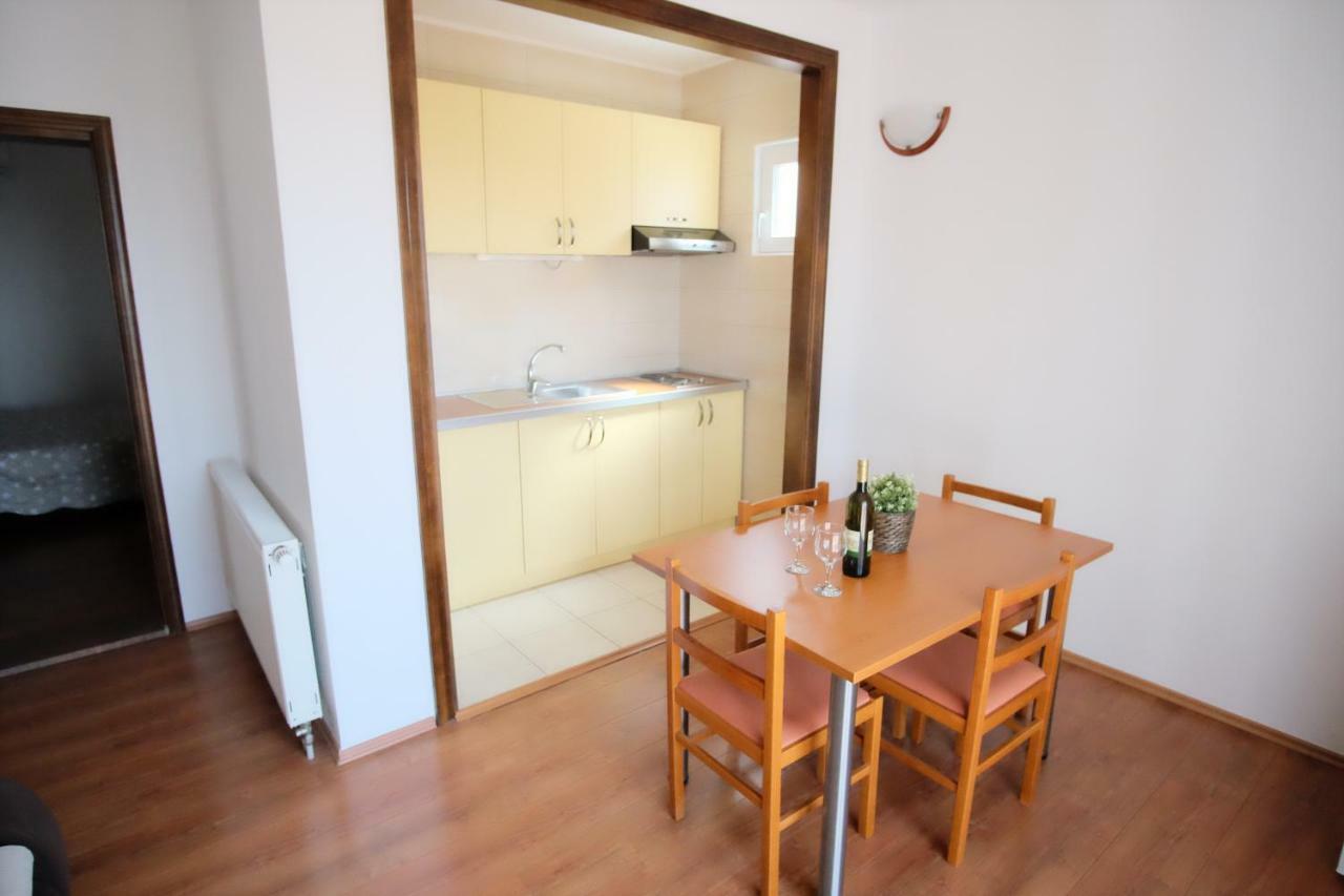 Apartmani Svemir Drage Exterior foto